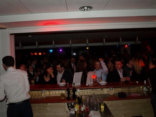 Le 27 Janvier 2011 Soirée déco led lounge Bar Barton's Parc.