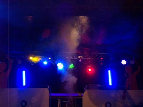 Soirée plus 25 ans grande salle Chéserex montage sono / structure et lights show