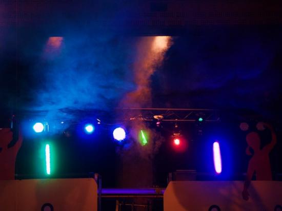Soirée plus 25 ans grande salle Chéserex montage sono / structure et lights show