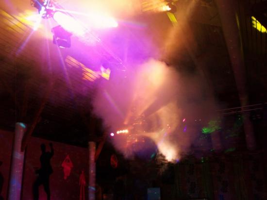 Soirée plus 25 ans grande salle Chéserex montage sono / structure et lights show