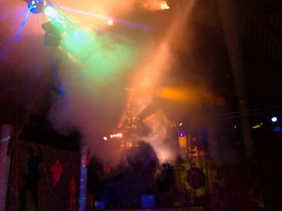 Soirée plus 25 ans grande salle Chéserex montage sono / structure et lights show