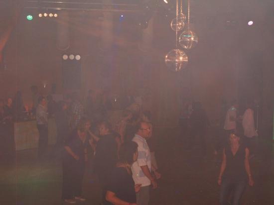 Soirée plus 25 ans grande salle Chéserex montage sono / structure et lights show