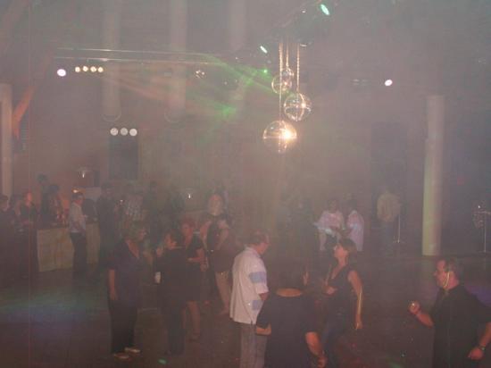 Soirée plus 25 ans grande salle Chéserex montage sono / structure et lights show