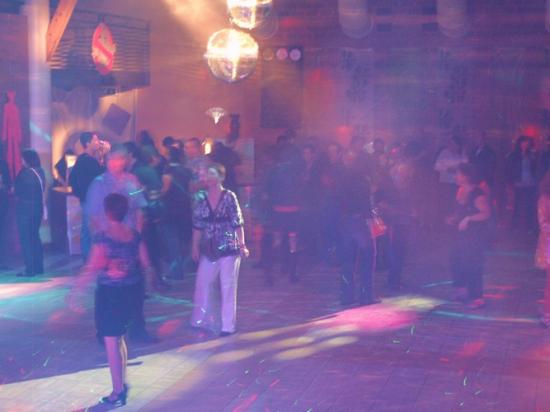 Soirée plus 25 ans grande salle Chéserex montage sono / structure et lights show
