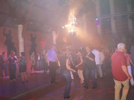 Soirée plus 25 ans grande salle Chéserex montage sono / structure et lights show