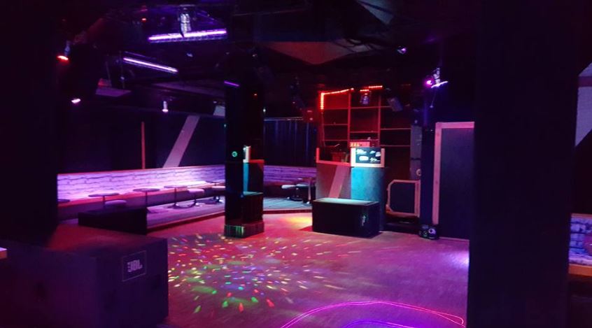 Atomick club